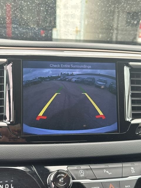 Used 2017 White Chrysler Touring L image 18