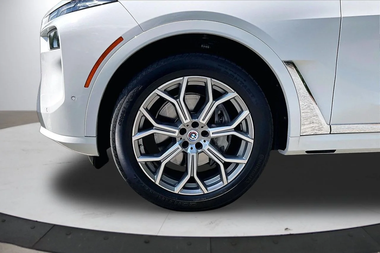Certified Used 2023 White BMW xDrive40i image 33