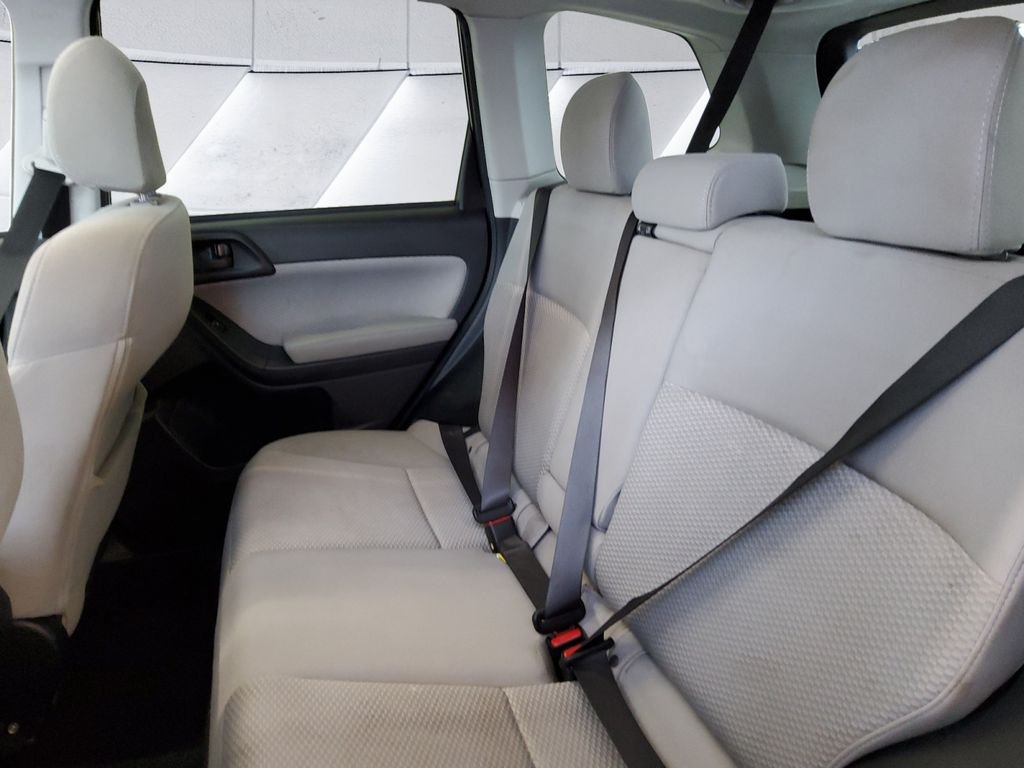 Used 2018 Gray Subaru 2.5i Premium image 18