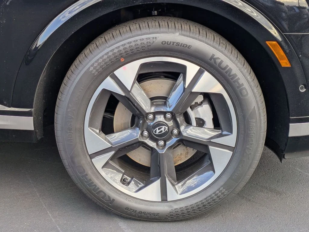 New 2026 Black Hyundai Limited image 25
