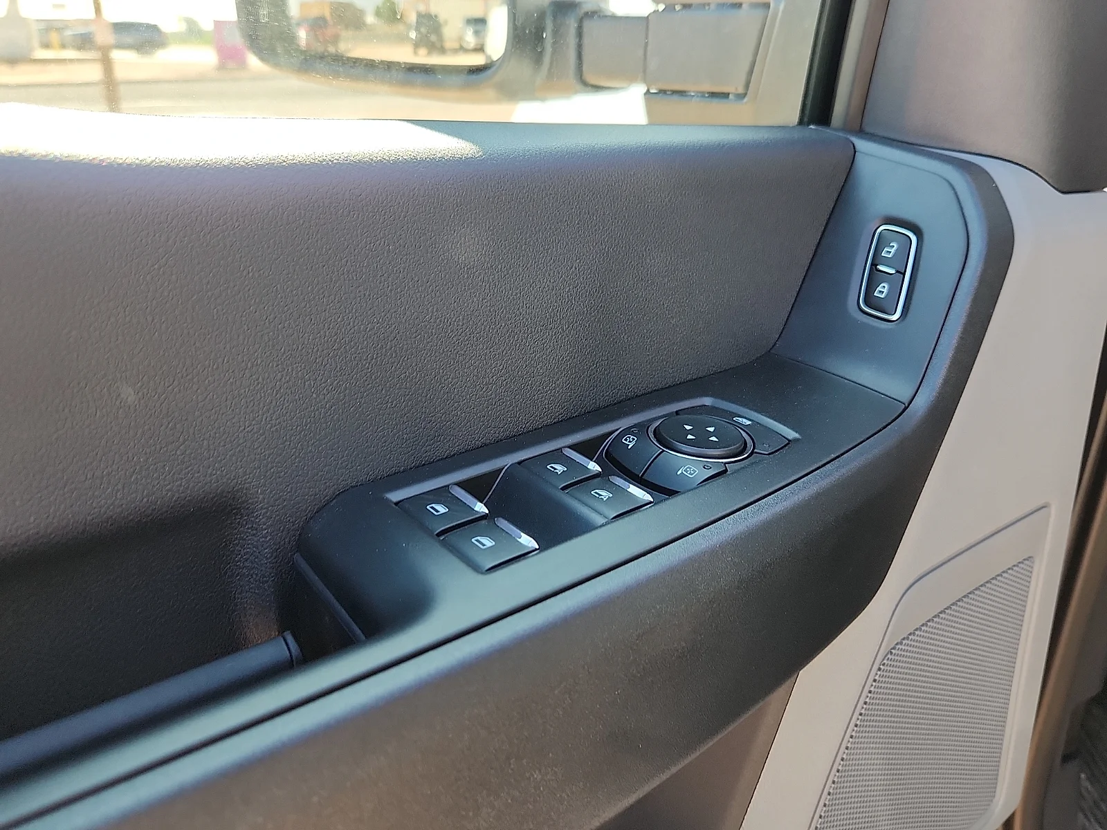 New 2026 Oxford White Ford XL image 15