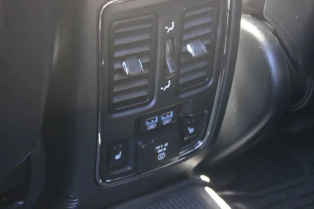 Used 2020 Gray Jeep Limited image 25