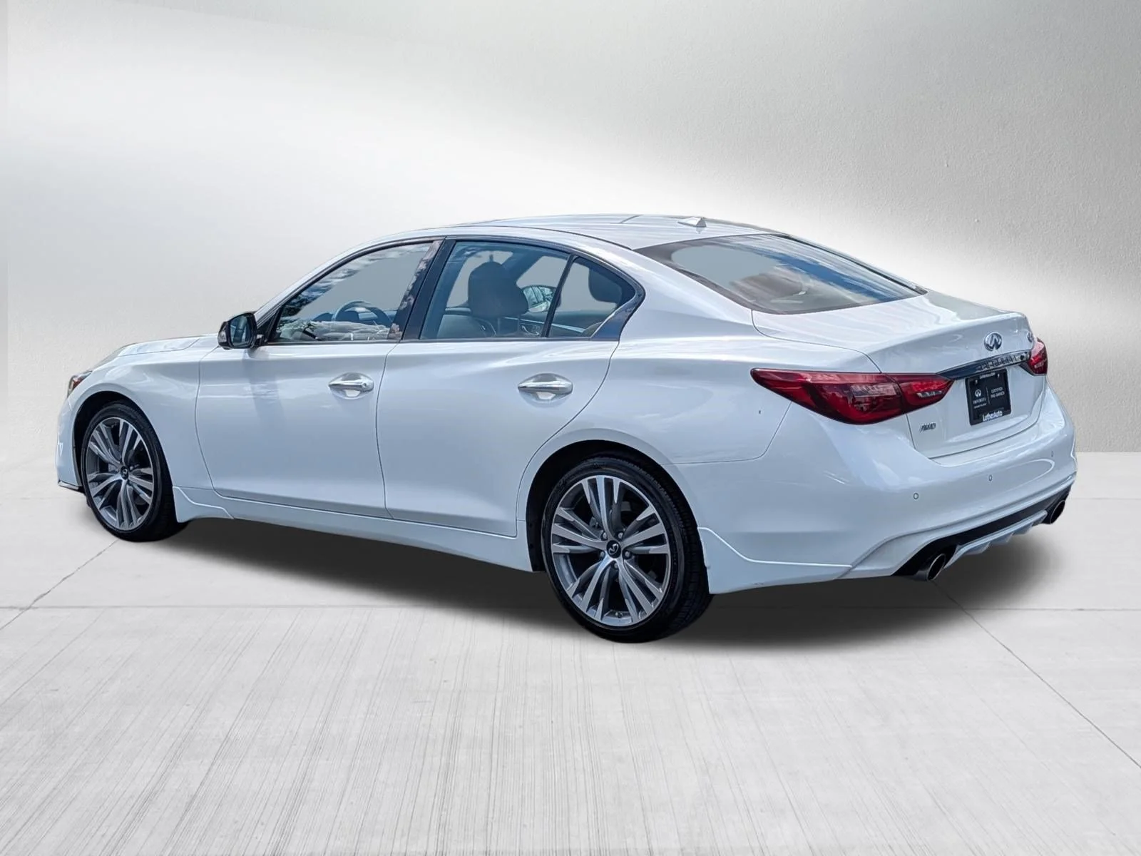 Certified Used 2024 Majestic White INFINITI SENSORY image 5