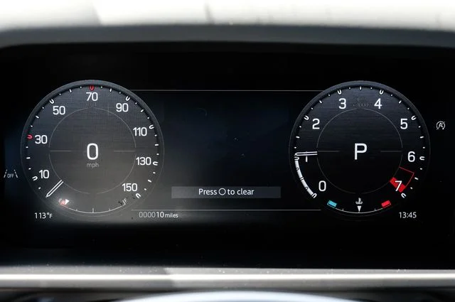 New 2026 Tasman Blue Land Rover X-Dynamic SE image 24