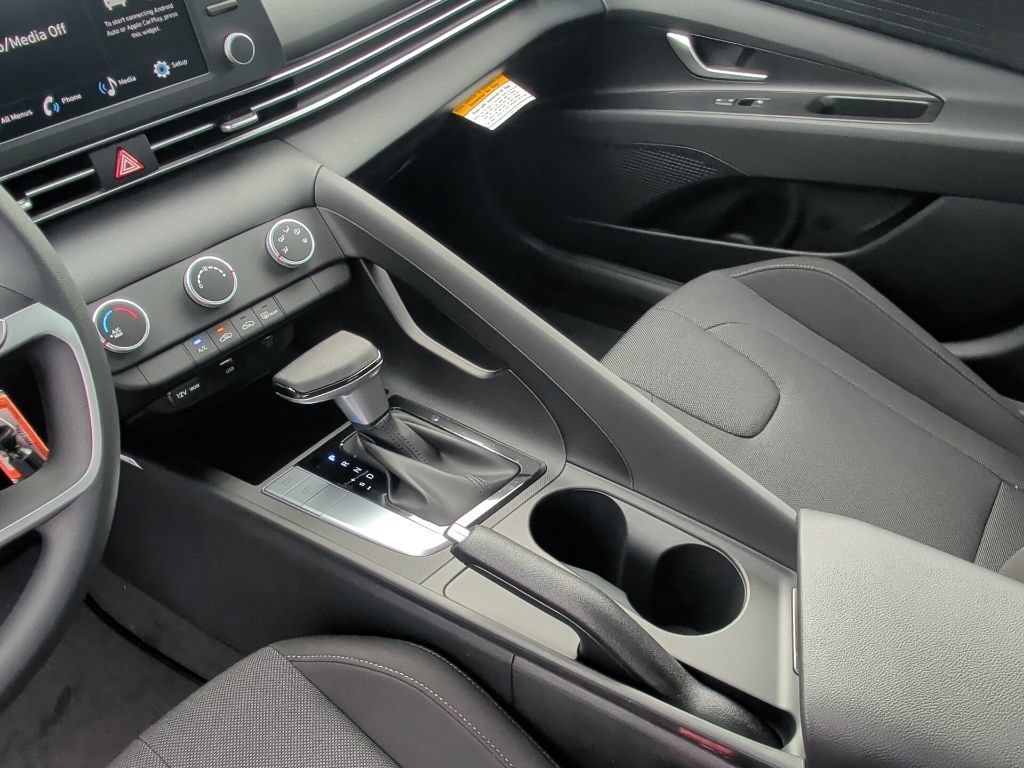 New 2026 Abyss Black Hyundai SE image 34