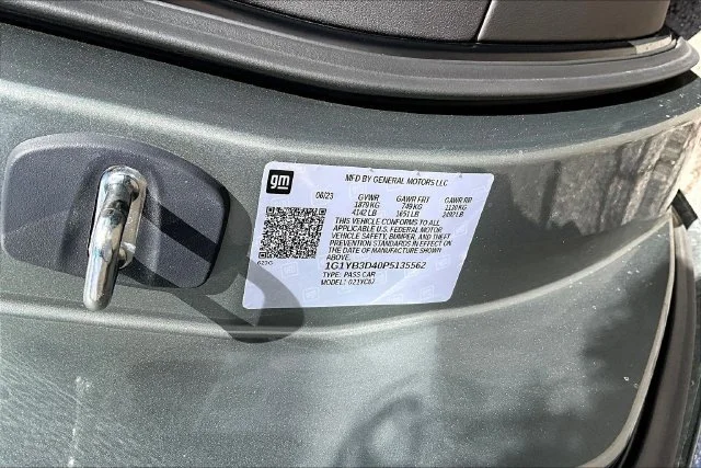 Used 2023 HYPERSONIC GRAY METALLIC Chevrolet 2LT image 17