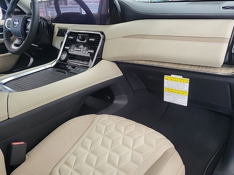 New 2026 Gun Metallic / Super Black Two-tone Nissan Platinum Reserve image 15