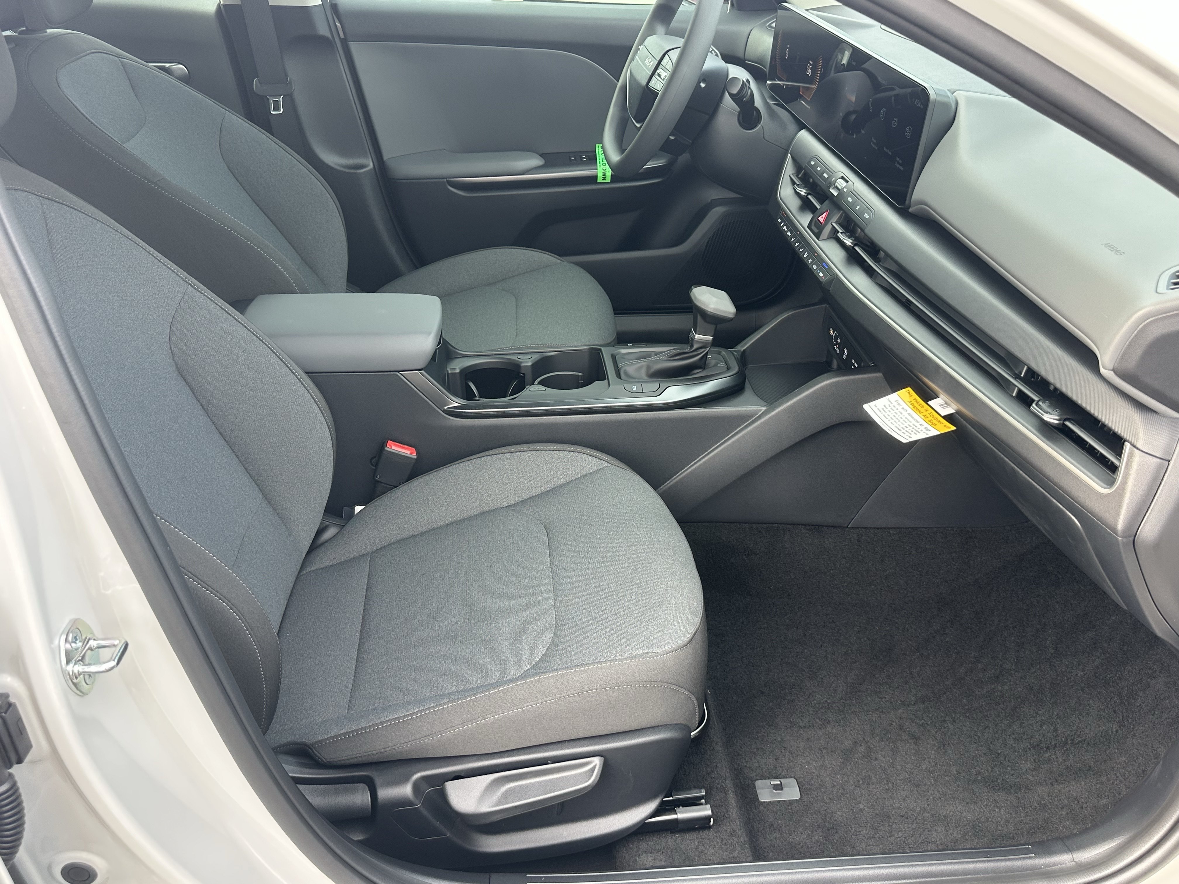 New 2026 Snow White Pearl Kia LXS image 14