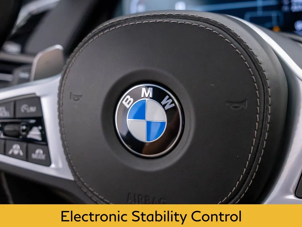 Used 2023 White BMW M50i image 28