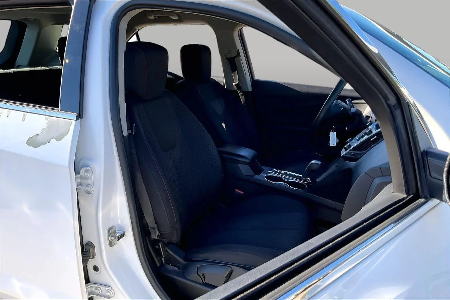 Used 2014 Summit White Chevrolet LS image 9