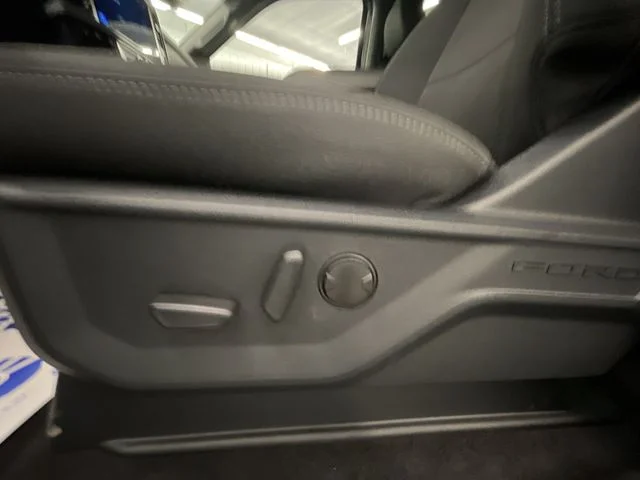 New 2026 Carbonized Gray Metallic Ford XLT image 12