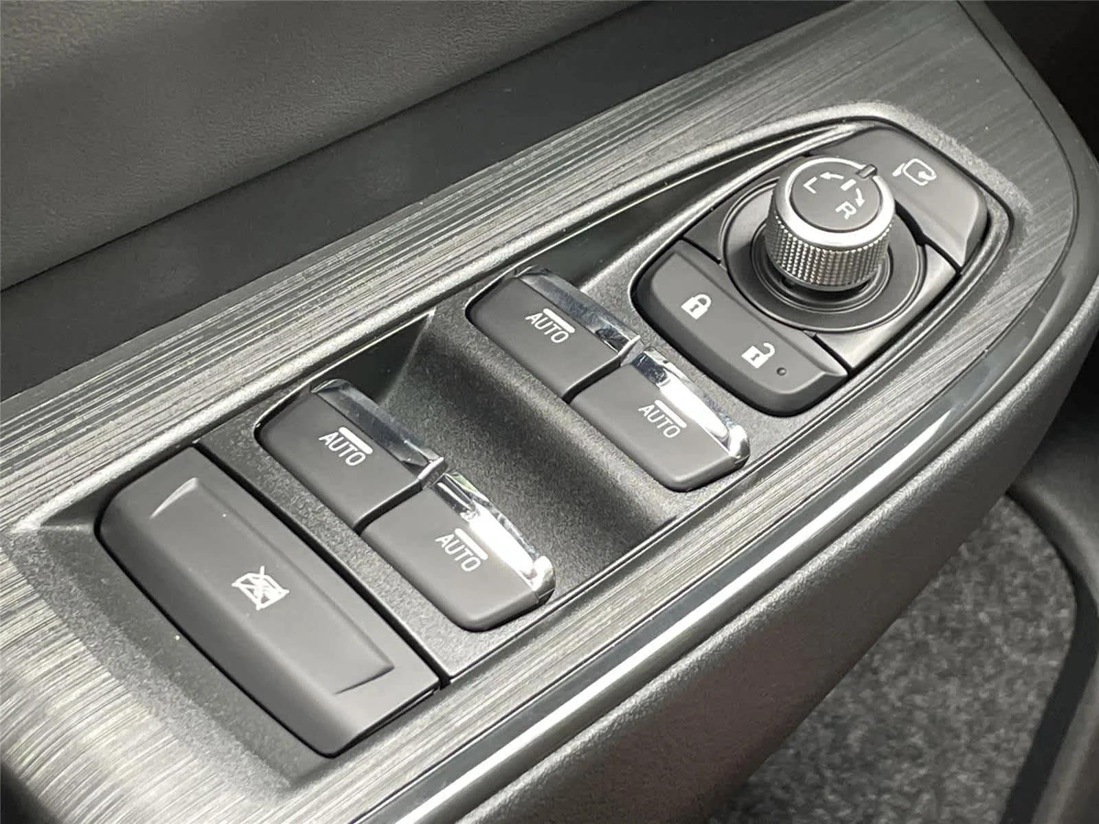 New 2026 ICE SILVER METALLIC Subaru Touring XT image 29