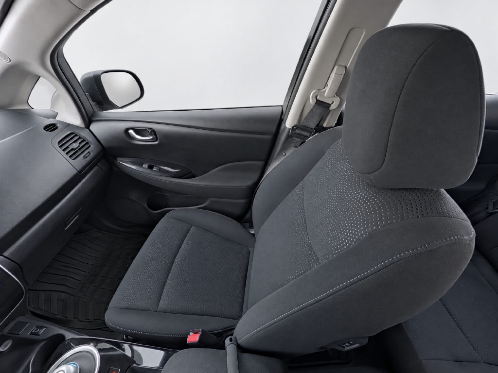 Used 2015 Gray Nissan SV image 14
