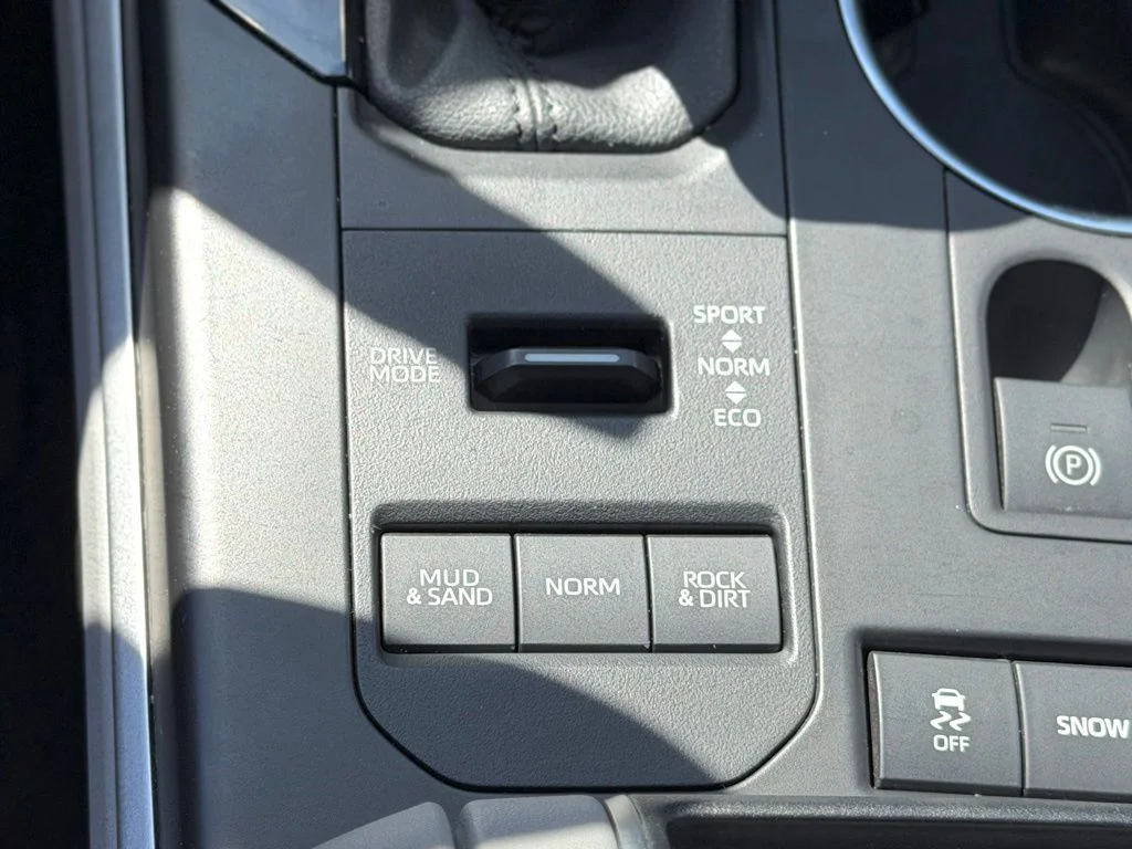Used 2021 Gray Toyota LE image 16