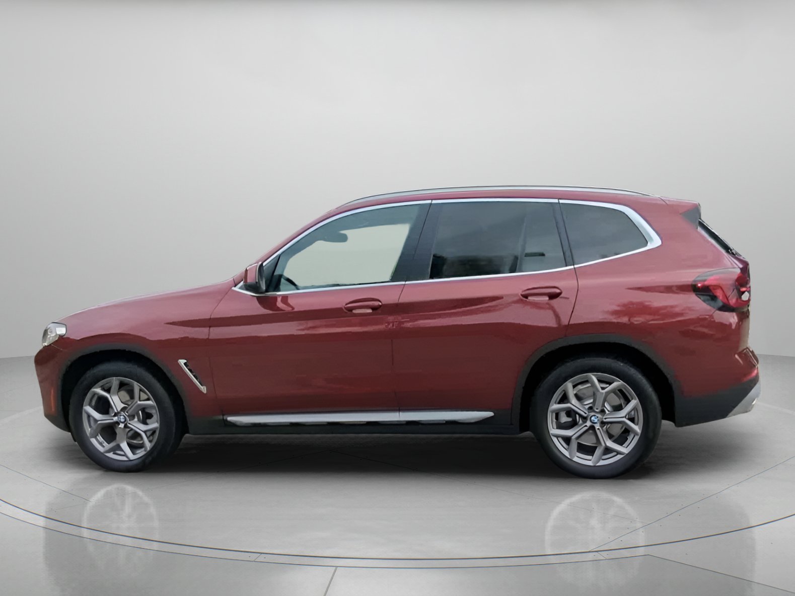 Used 2024 Aventurin Red Metallic BMW sDrive30i image 16