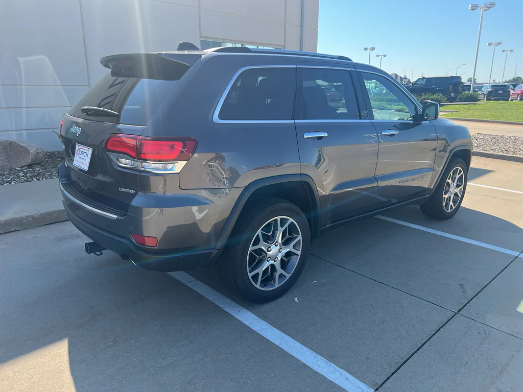 Used 2021 Granite Crystal Clearcoat Metallic Jeep Limited image 9