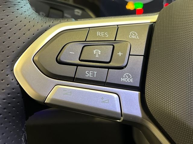 New 2026 White Volkswagen 2.0T SE R-Line Black image 14