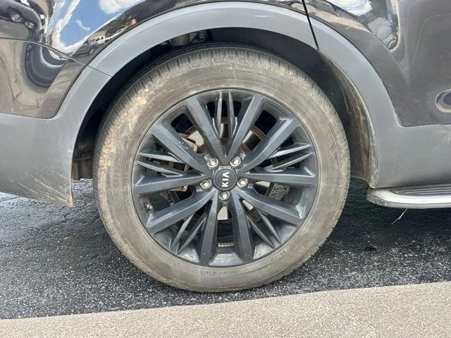 Used 2021 Black Kia SX image 36