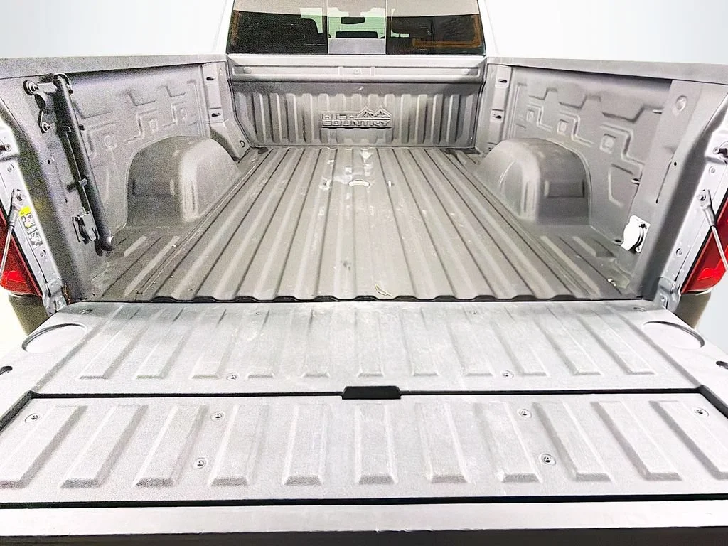 Used 2022 Satin Steel Metallic Chevrolet High Country image 24