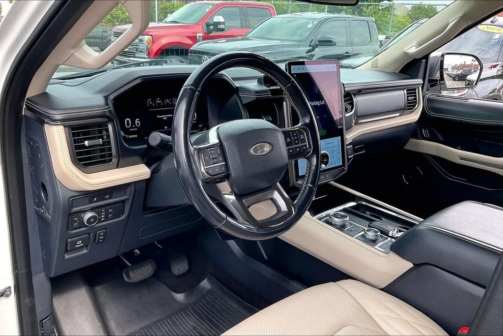 Used 2022 White Ford Platinum image 13