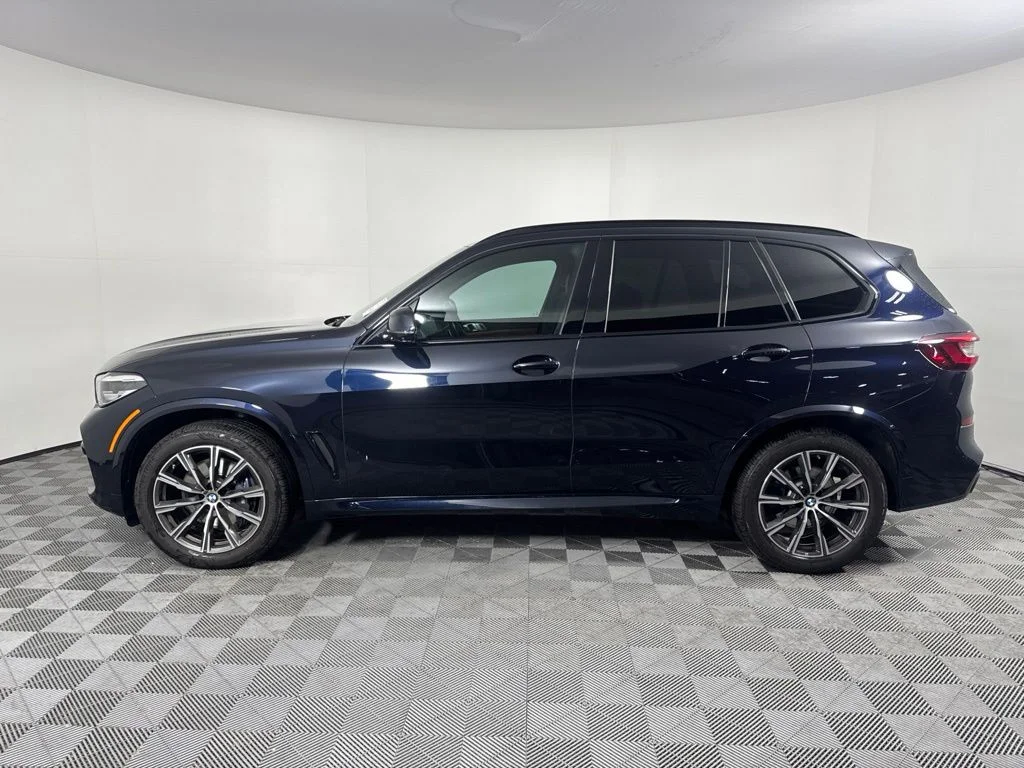 Used 2022 Black BMW xDrive40i image 8