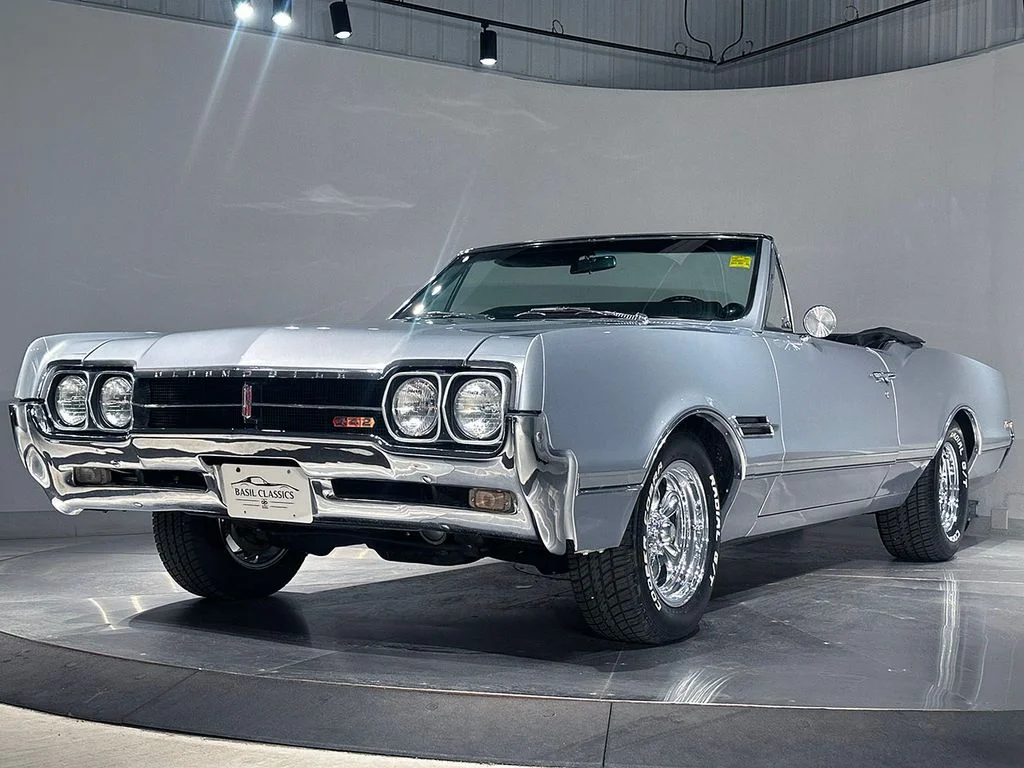 Used 1966 Silver Oldsmobile  image 8