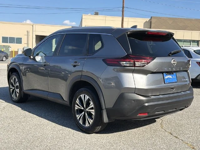 Used 2022 Gray Nissan SV image 11