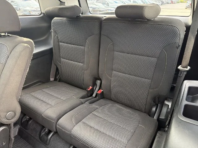 Used 2020 Black GMC SLE image 32