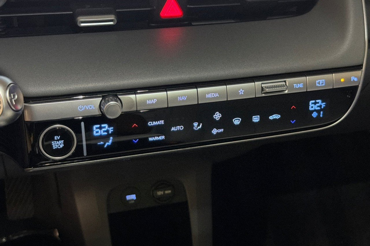 Used 2024 GRAY Hyundai Limited image 20