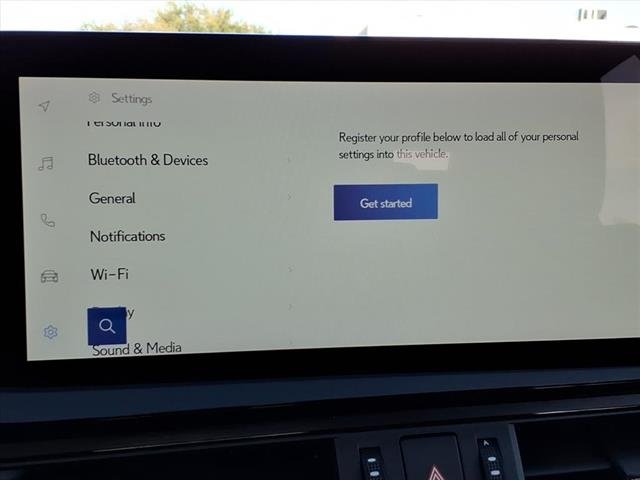 2025 Lexus ES Hybrid 300h - Photo 13
