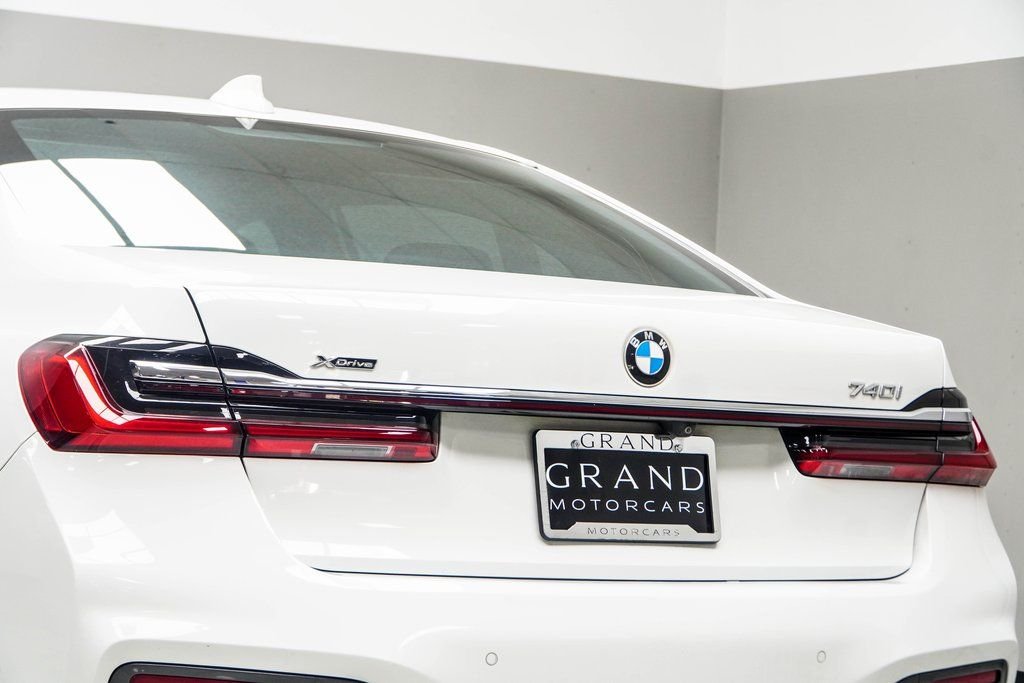 Used 2021 White BMW 740i xDrive image 13