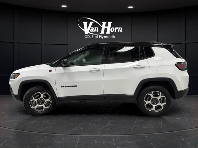 Used 2022 Bright White Clearcoat Jeep Trailhawk image 4