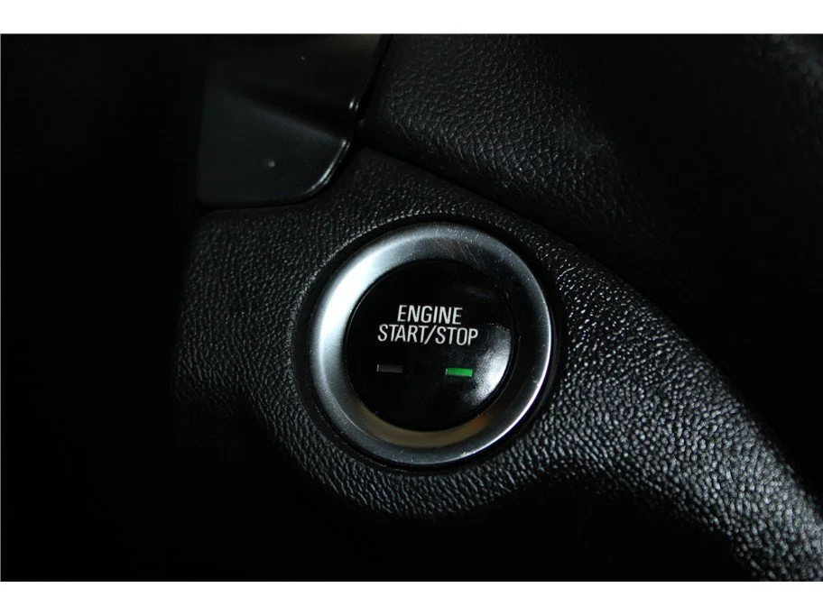 Used 2022 Summit White Chevrolet LT image 29