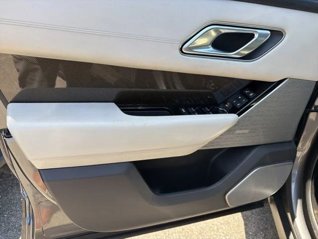 Used 2018 Gray Land Rover HSE R-Dynamic image 10