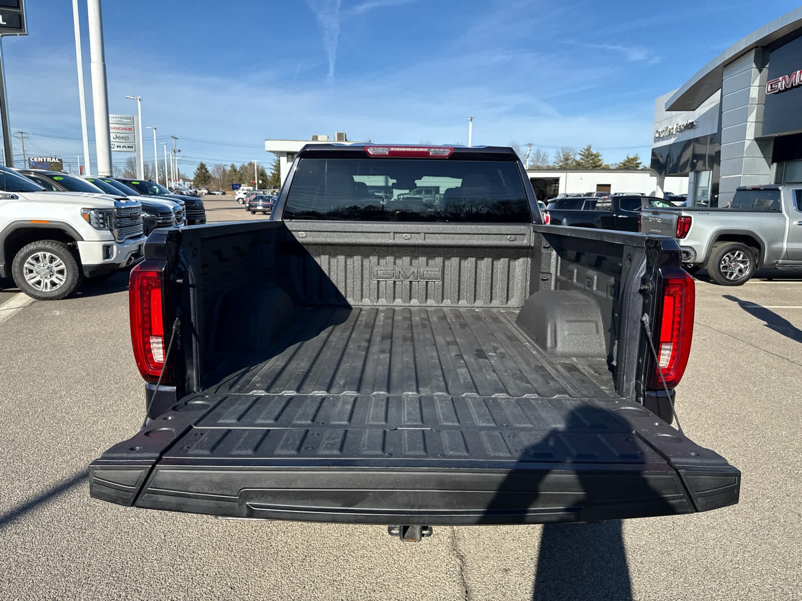 2022 GMC Sierra 1500 SLT - Photo 10