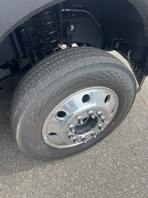 New 2026 Agate Black Metallic Ford F-550® XLT image 7