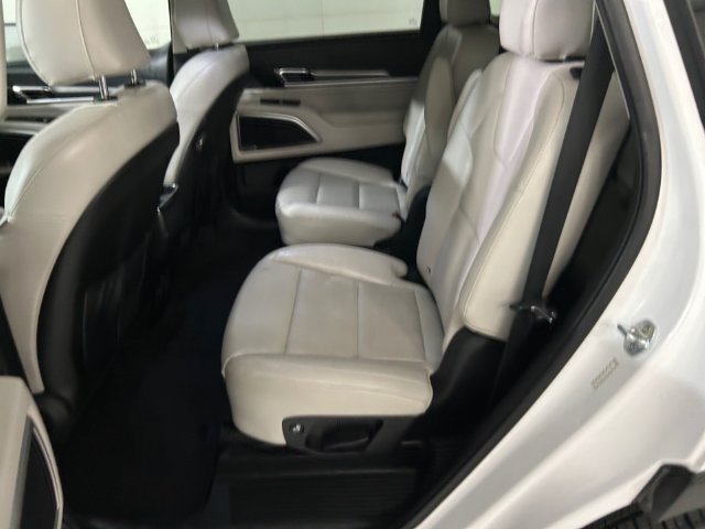 Used 2020 White Kia S image 17