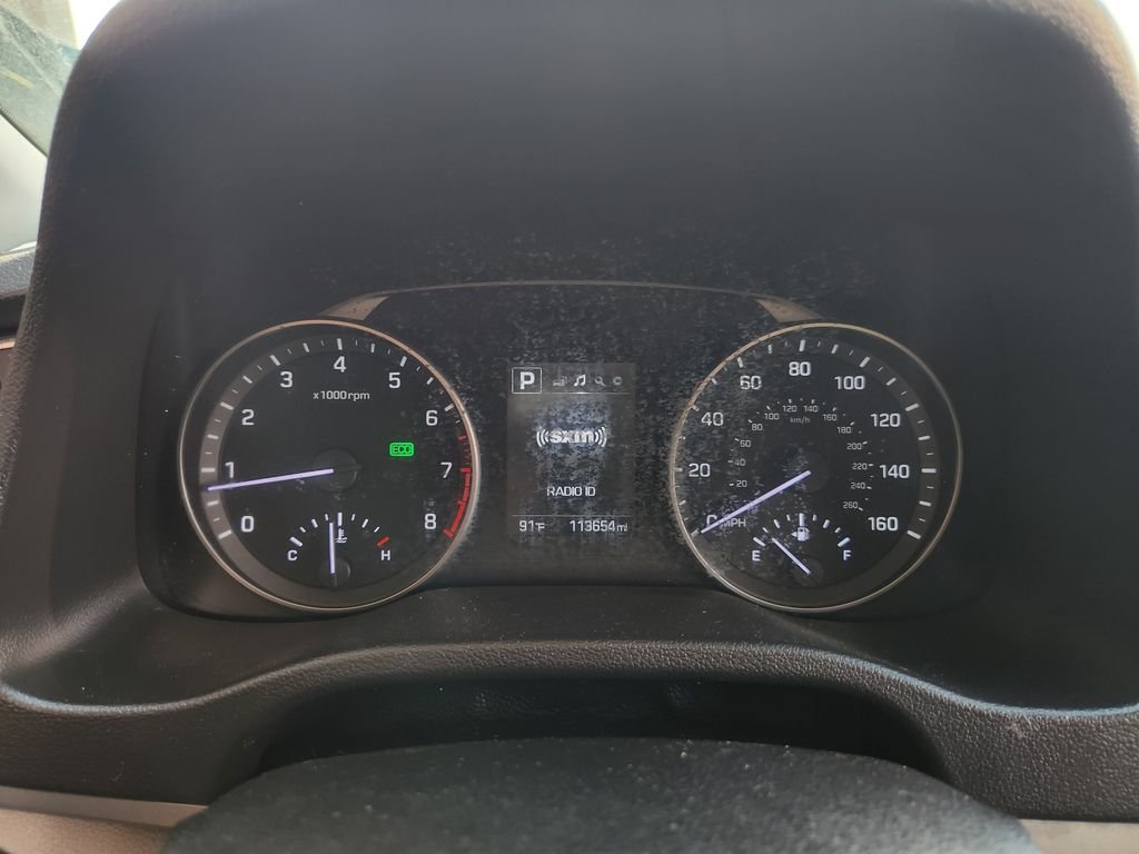 Used 2017  Hyundai SE image 17