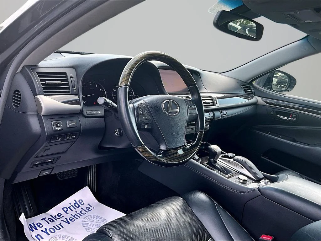 Used 2016 Gray Lexus 460 image 13