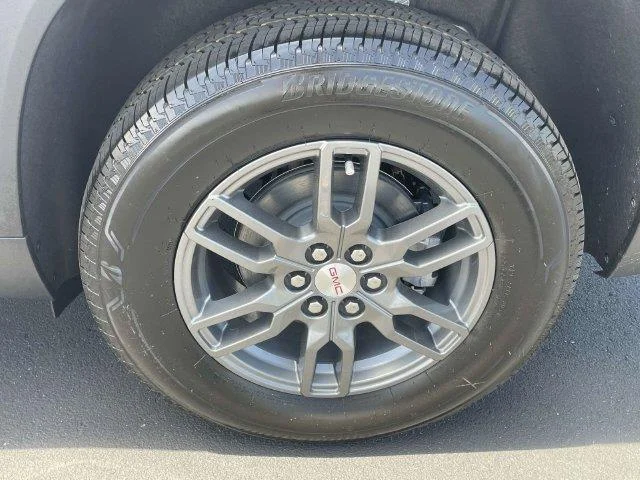 New 2025 Summit White GMC Elevation image 9