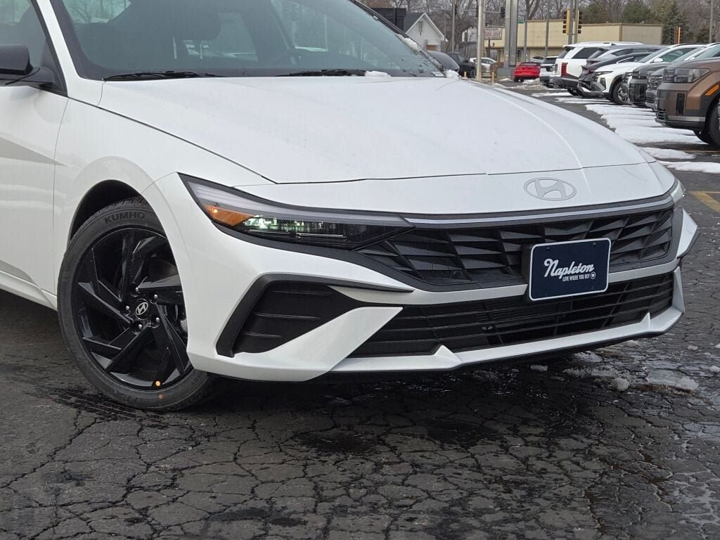New 2026 White Hyundai SEL Sport image 2