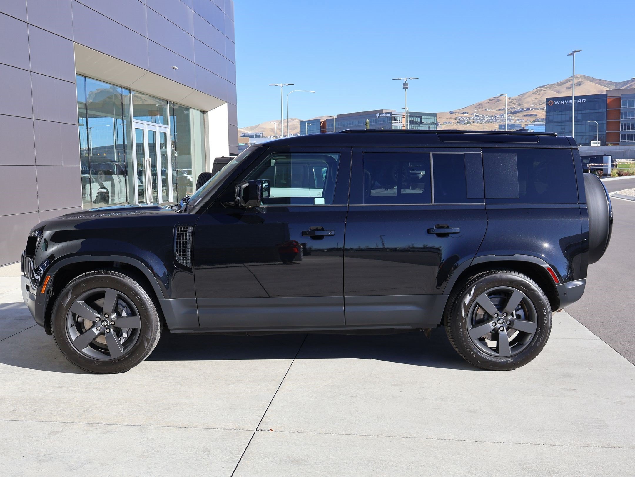 Used 2025 Santorini Black Metallic Land Rover 110 P300 S image 9