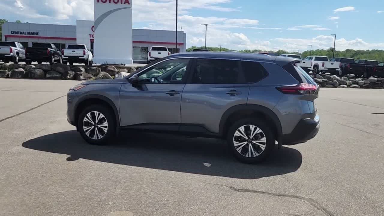 Used 2022 Gun Metallic Nissan SV image 6