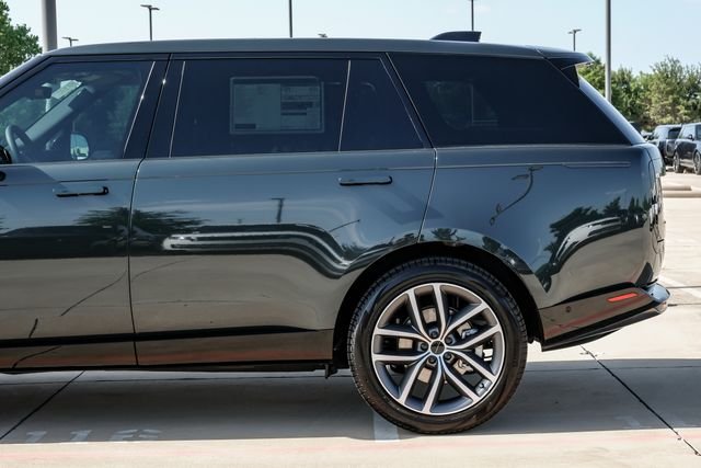 New 2026 Belgravia Green Land Rover SE image 14