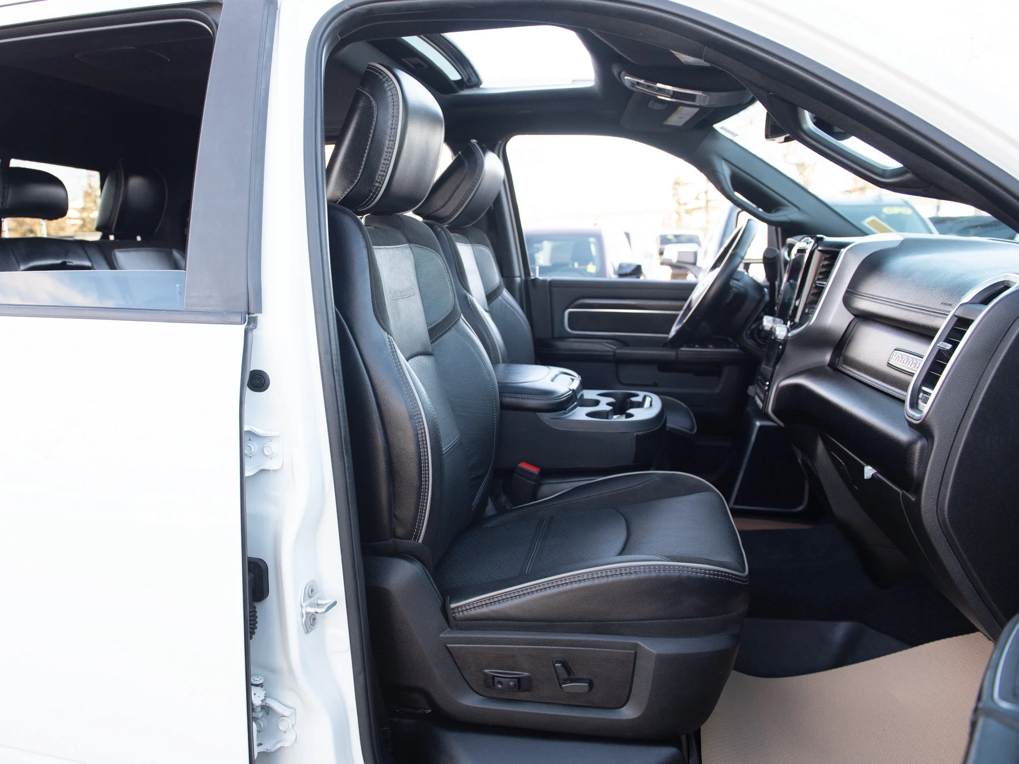 Certified Used 2024 White RAM Laramie * Cummins | Night Edition 6Passenger | Towing Tech | 5th Wheel | Heated Seats image 20