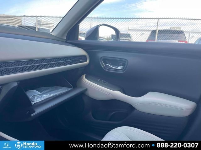 Certified Used 2023 Lunar Silver Metallic Honda LX image 31