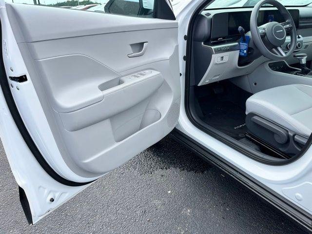 New 2026 White Hyundai SE FWD image 14