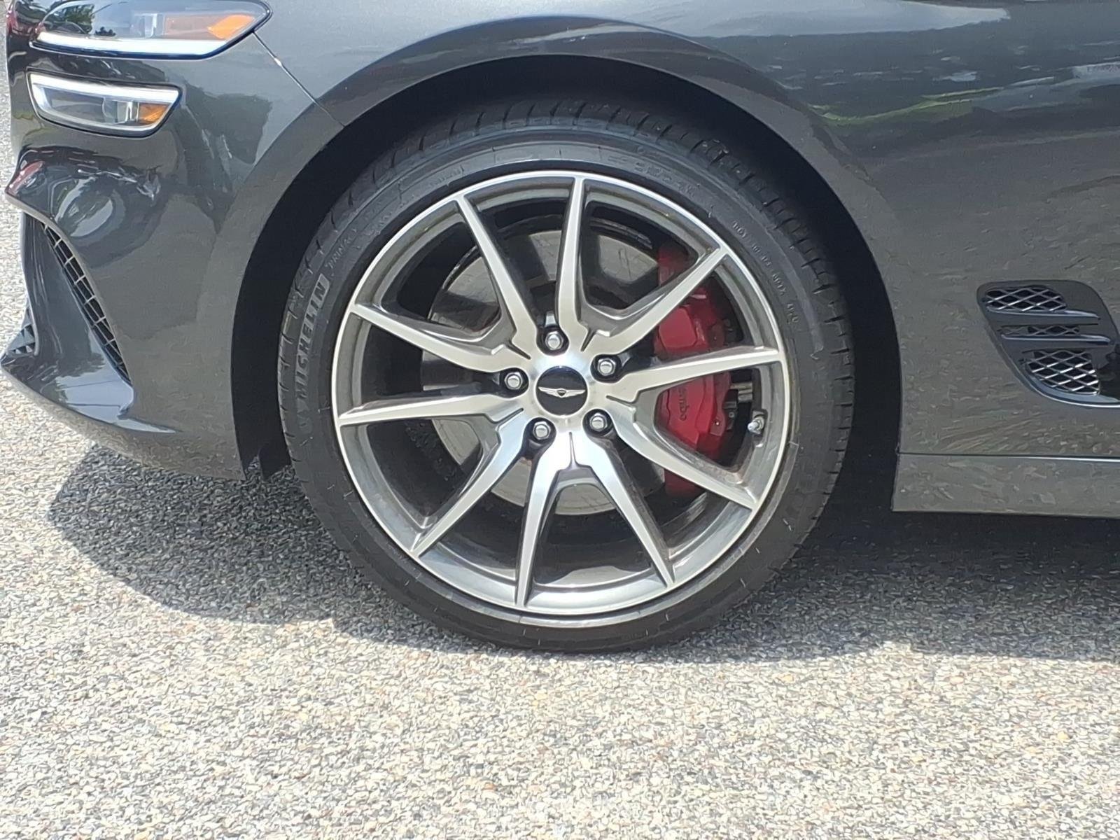 2025 GENESIS G70 Standard - Photo 10