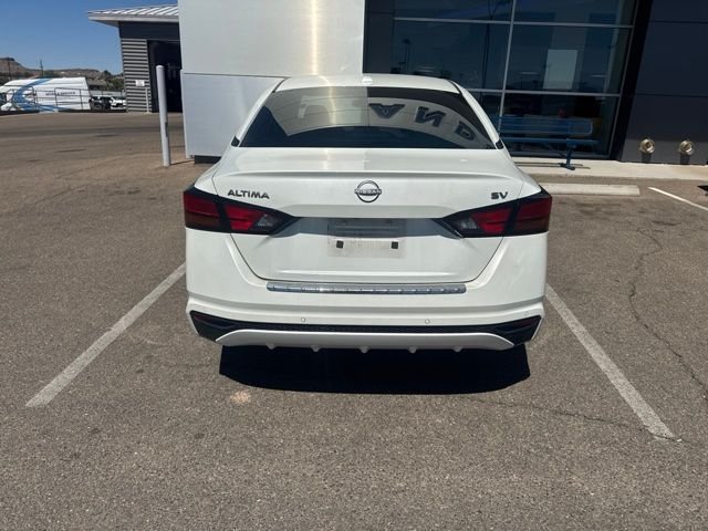 Used 2023 White Nissan 2.5 SV image 4