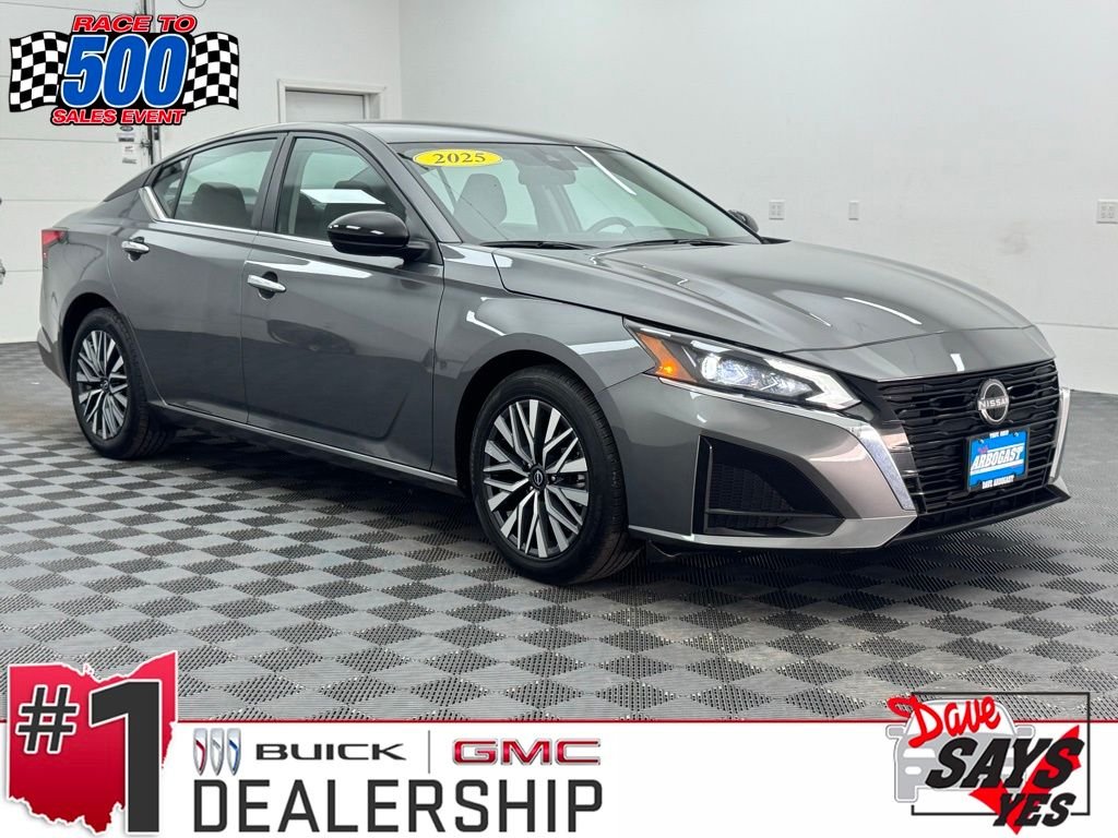 Used 2025 Gun Metallic Nissan 2.5 SV image 1